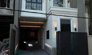 dijual rumah manyar indah
