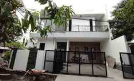 Rumah Baru Gress Type Hook Modern di Manyar Jaya Siap Huni