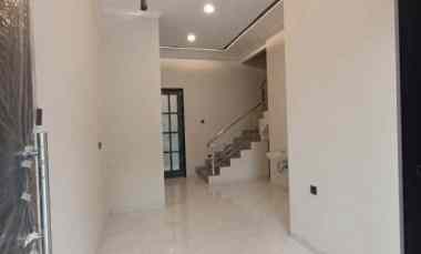 dijual rumah manyar jaya