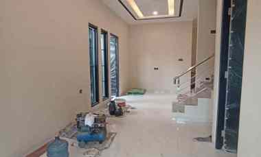 dijual rumah manyar jaya