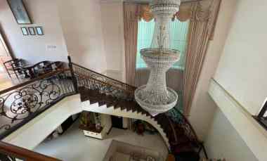 dijual rumah manyar jaya