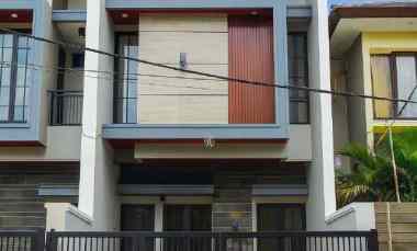 dijual rumah manyar jaya