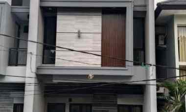 dijual rumah manyar jaya