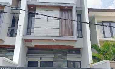 dijual rumah manyar jaya