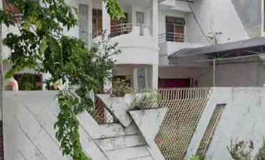 Murah 11 jutaan Per m2, Row 3mobil Dijual Rumah Raya Manyar Jaya