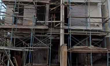 dijual rumah manyar jaya v