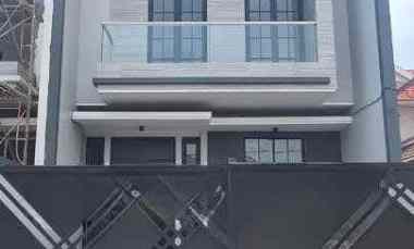 dijual rumah manyar kertoadi