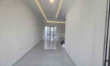 dijual rumah manyar kertoadi