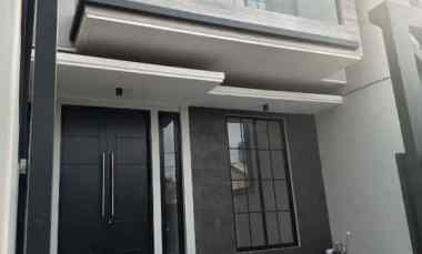 dijual rumah manyar kertoadi