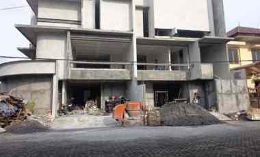 dijual rumah manyar kertoadi