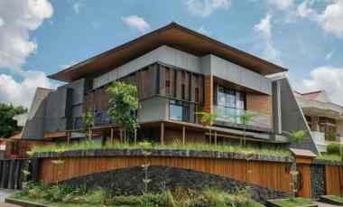 Rumah Baru Lux Model Hook Siap Huni di Manyar Kertoadi, Semi Furnished