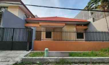 dijual rumah manyar tirtomoyo