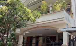 dijual rumah manyar tirtoyoso