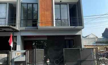 dijual rumah manyar tirtoyoso