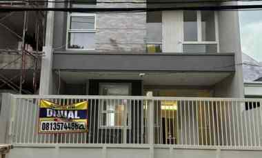 dijual rumah manyar tirtoyoso