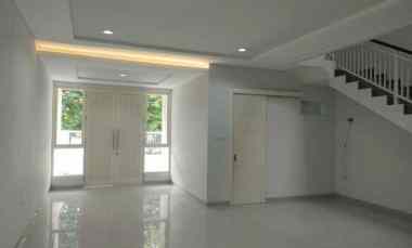 dijual rumah manyar tirtoyoso