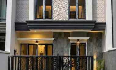 dijual rumah manyar tirtoyoso