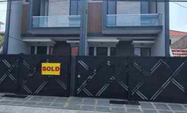dijual rumah manyar tirtoyoso