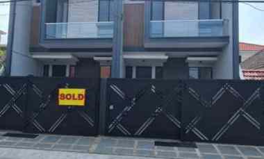 dijual rumah manyar tirtoyoso
