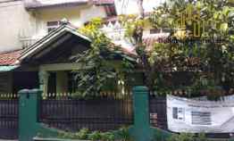 Dijual Rumah dengan Tanah Cukup Luas di Margahayu Metro