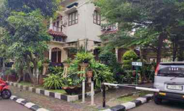 Rumah Mewah 2 Lantai Luas di Hook Kawasan Elite Pesona Kayangan