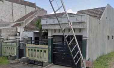 dijual rumah medayu