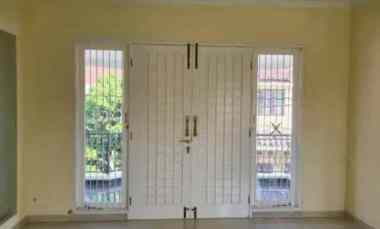 dijual rumah mega cinere