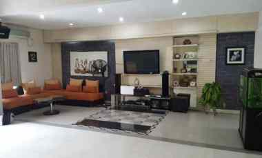 Rumah Mewah di Menanggal dekat Gayungsari dan Ahmad Yani