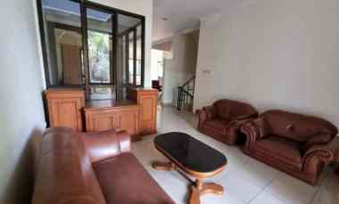 dijual rumah meruya utara