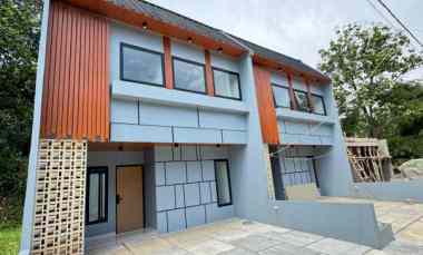 dijual rumah meruyung