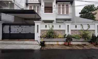dijual rumah mewah di bulak tengah kota jakarta timur