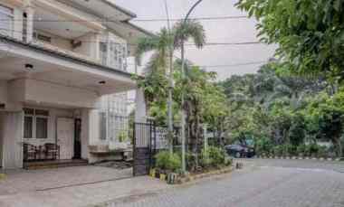 dijual rumah mewah di perum karah siap huni