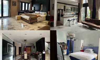 dijual rumah mewah komplek graha family shm surabaya
