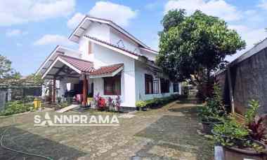 dijual rumah mewah tanah luad di pusat kota depok