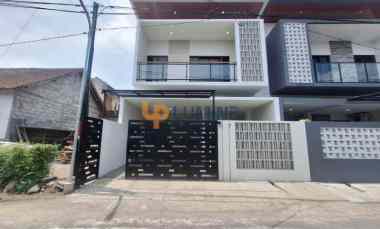 Rumah 4 Kamar Siap Huni untuk Keluarga Besar di Minomartani