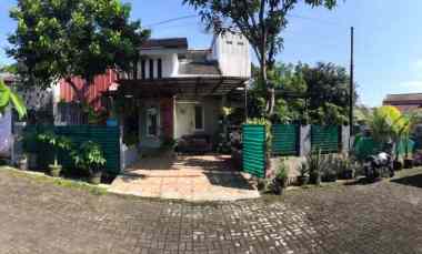 Dijual Rumah Modern Minimalis 2 Lantai dekat Terminal