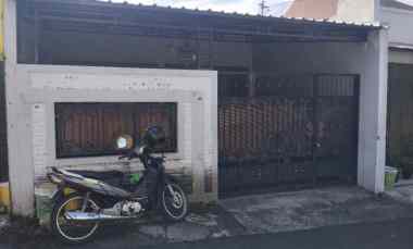 Rumah Second Nyaman Terawat dan Siap Huni dekat Taman Jayawijaya Solo