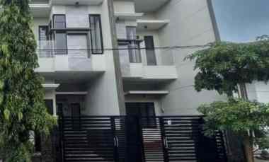 dijual rumah mulyosari prima