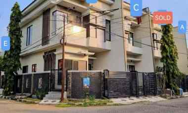 dijual rumah mulyosari prima