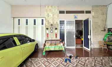 dijual rumah ngagel tama tengah