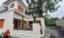 Rumah Cantik Siap Huni Desain Mewah di Jakal Harga Bersaing