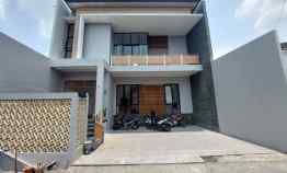 Rumah Siap Huni 2 Lantai dalam Perumahan di Jakal km 10