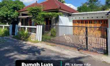 dijual rumah ngemplak