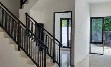 dijual rumah nirwana eksekutif