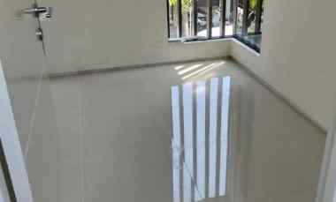 dijual rumah nortwest lake citraland