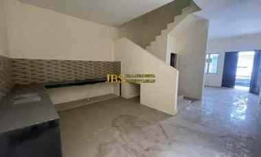 dijual rumah omplek cemara asri cluster