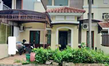 dijual rumah one gate system graha wahid semarang