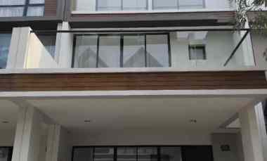 dijual rumah osaka residence pik2