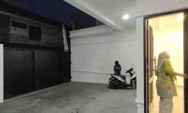 dijual rumah otista bidara cina