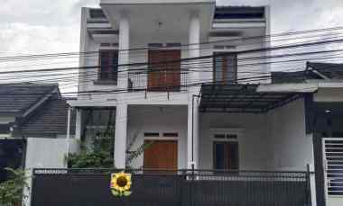 dijual rumah padasuka